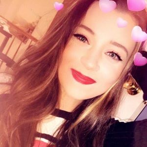 Meet your Posher, Caroline